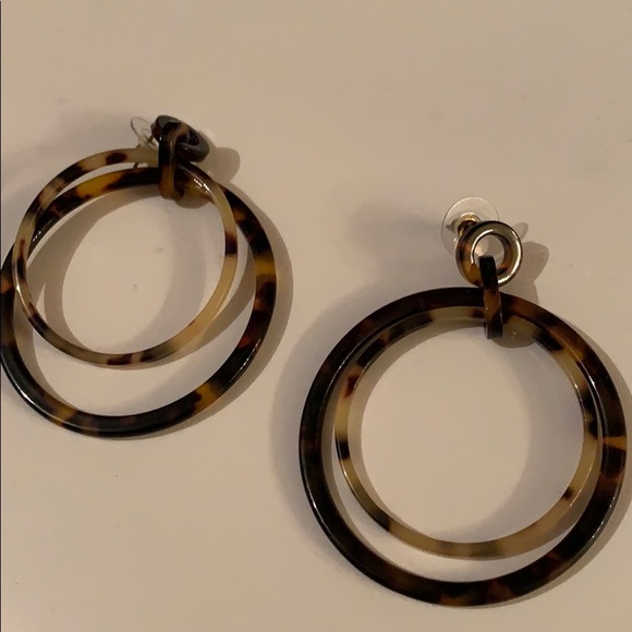 Brown and black earrings - Picture 2 of 2